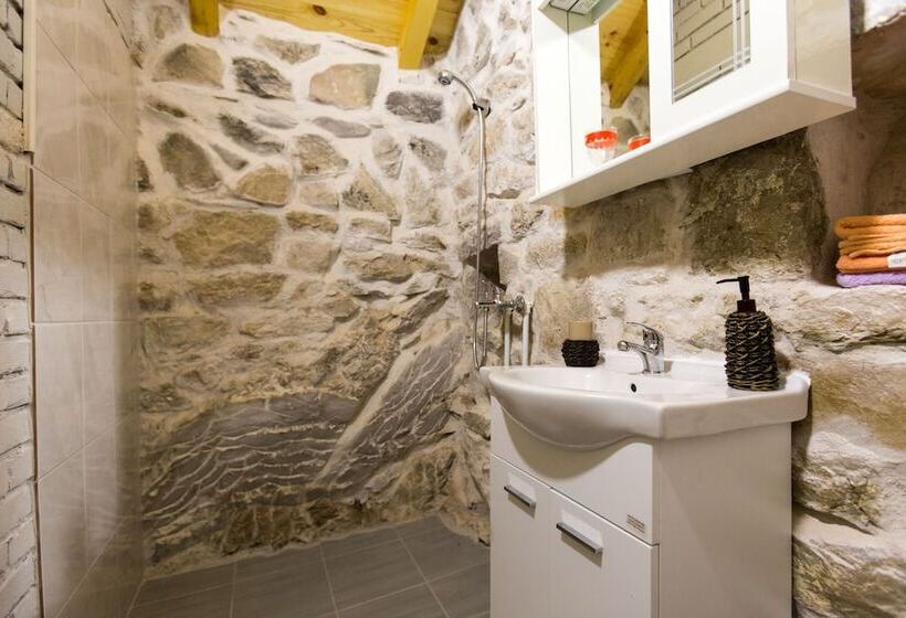 Ethno House Kosic