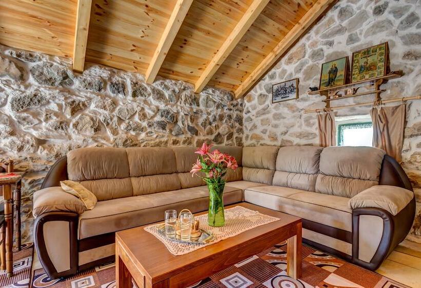 Ethno House Kosic