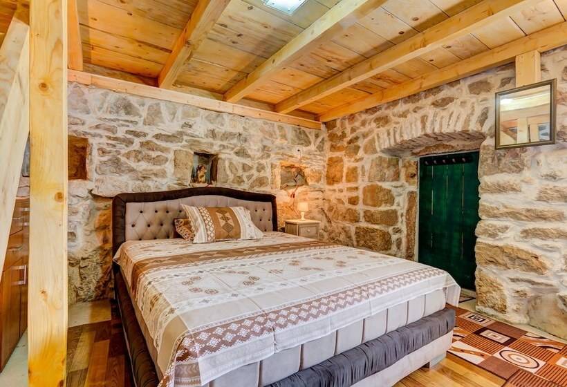Ethno House Kosic