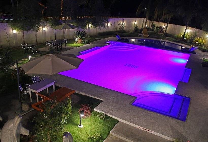 فندق 1888 Beach Resort