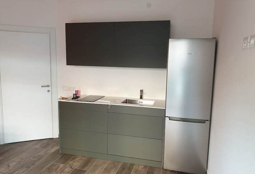 هتل Ariston Apartment