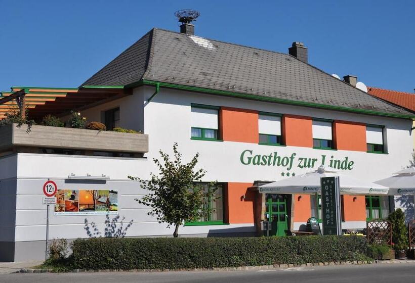 ホテル Gasthof Zur Grossen Linde