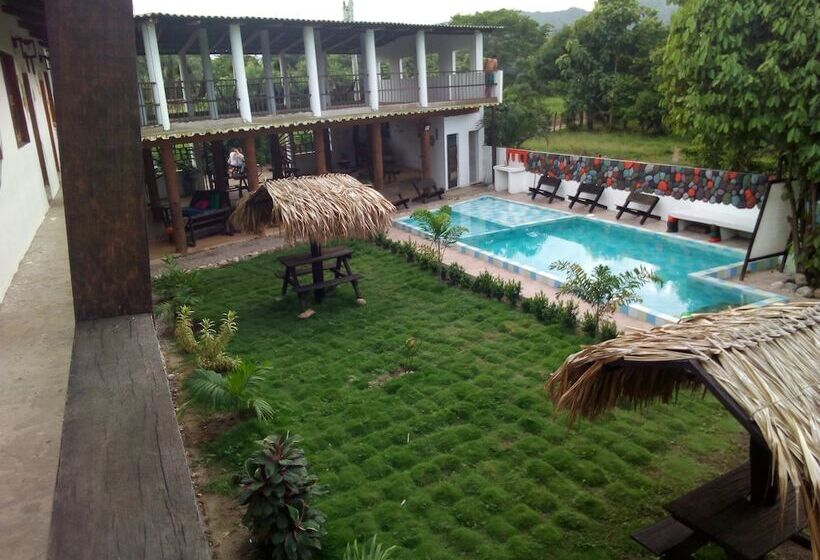 هتل Hostal Luz De Luna & Spa