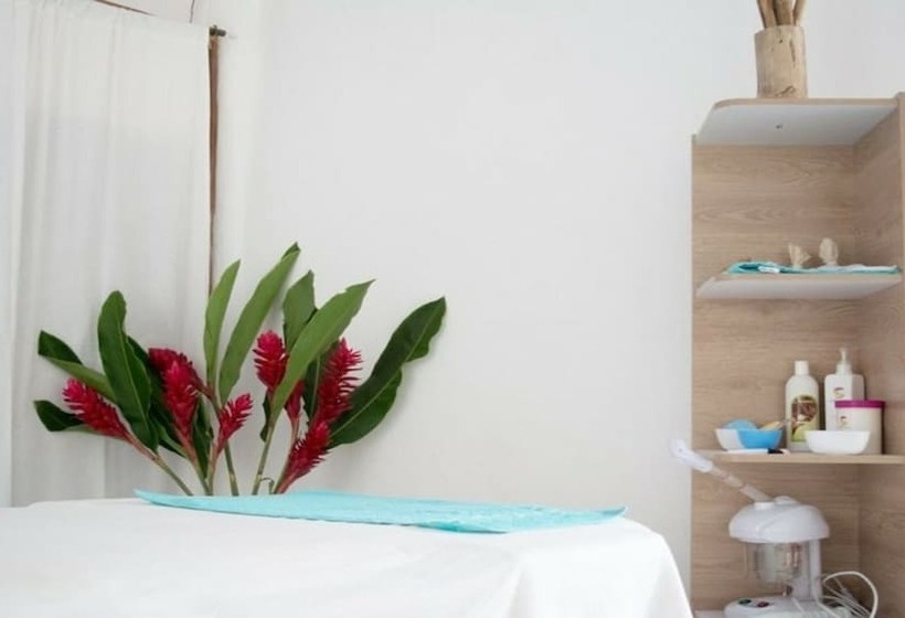 هتل Hostal Luz De Luna & Spa