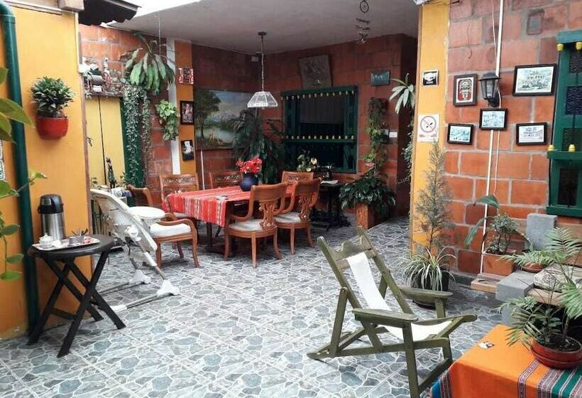 هتل Hosteria Los Cristales