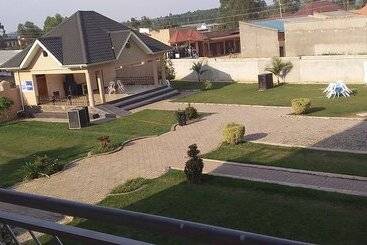 هتل Senevin Gardens