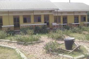هتل Tembo Safari Lodge