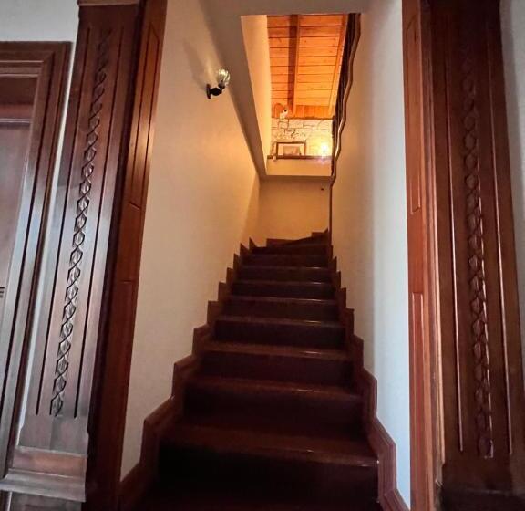 Lavantali Konak  Taşev Otel Ve Restoran