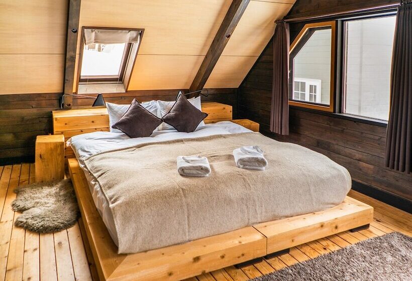 Momiji Lodge