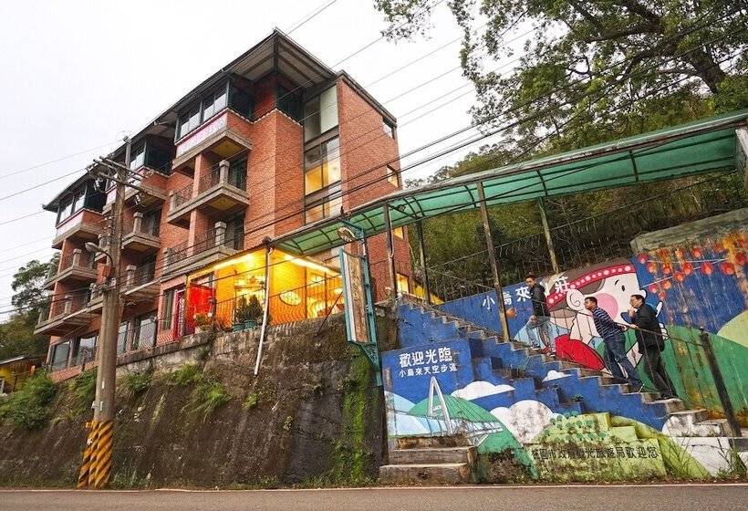 پانسیون Xanadu Hostel