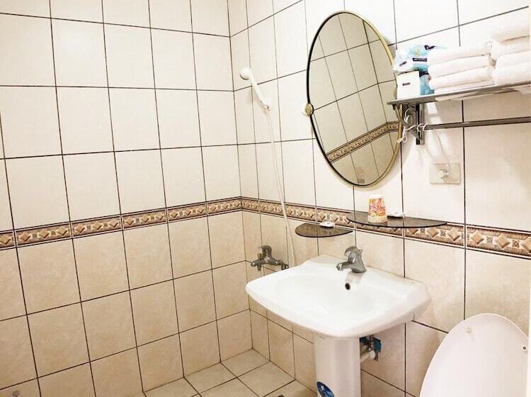 پانسیون Xanadu Hostel