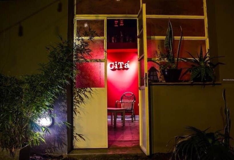 تختخواب و صبحانه Casa Citá