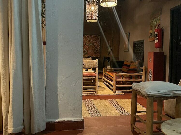 مبيت وإفطار Dar Tadout