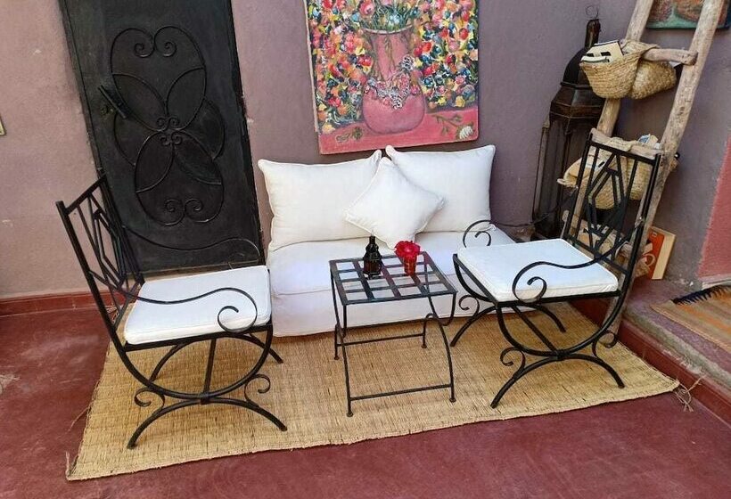 مبيت وإفطار Dar Tadout