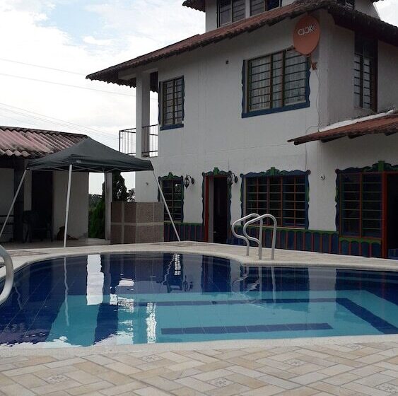 تختخواب و صبحانه Darion S