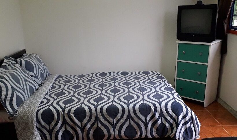 تختخواب و صبحانه Darion S