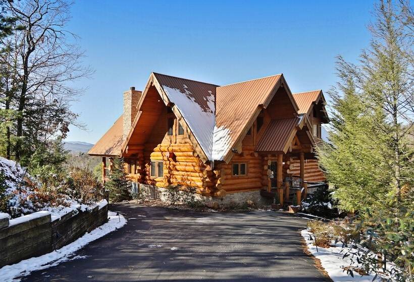 Grampy Camp Lodge At Gatlinburg