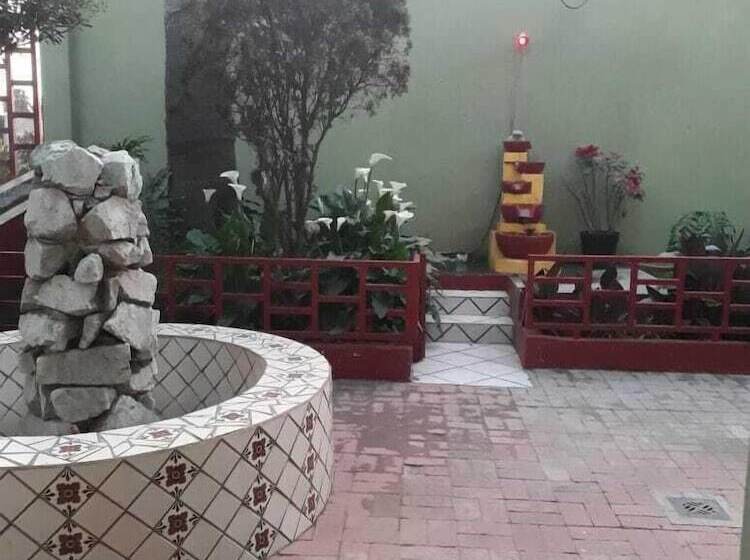 هتل Azteca Inn
