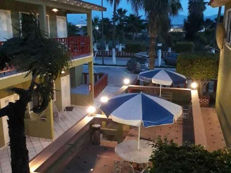 هتل Azteca Inn
