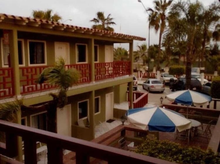 هتل Azteca Inn