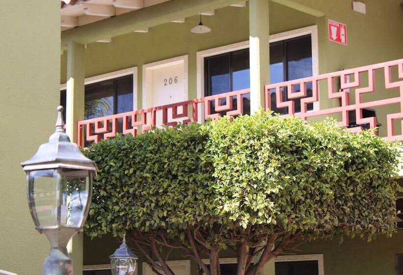 هتل Azteca Inn
