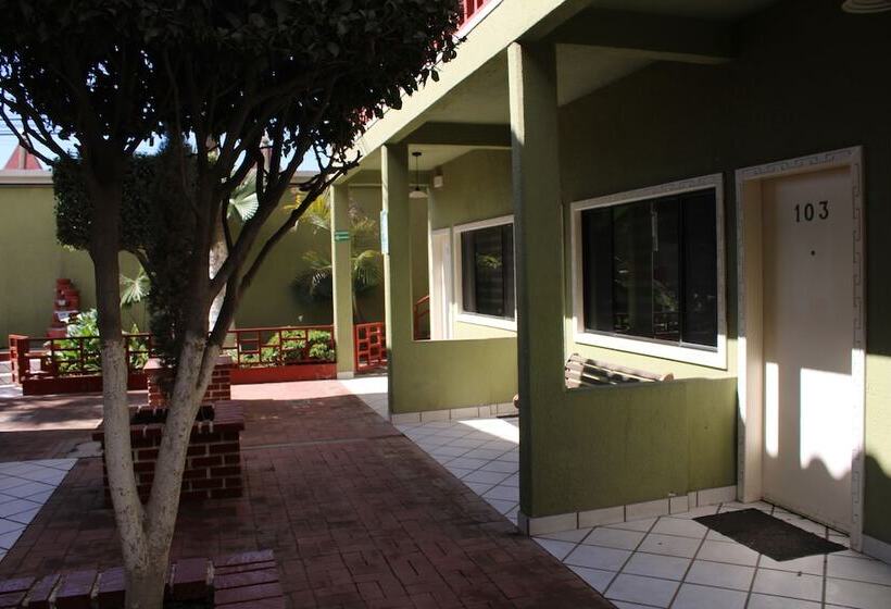 هتل Azteca Inn