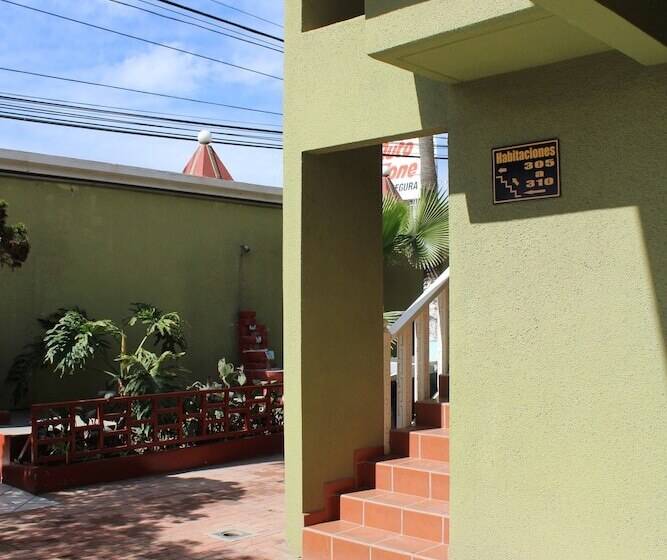 هتل Azteca Inn