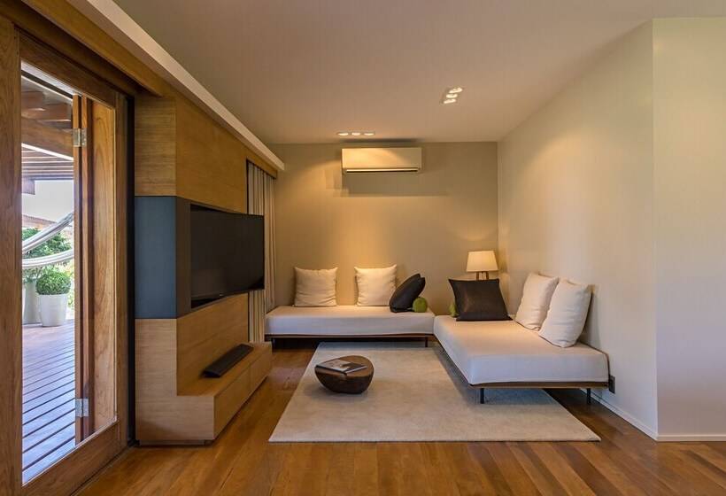 هتل Casana