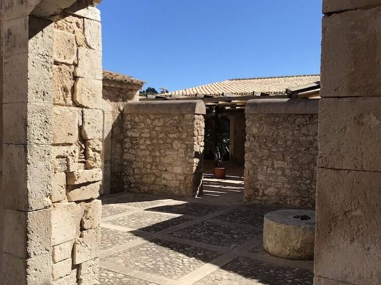 هتل Eremo Madonna Delle Grazie