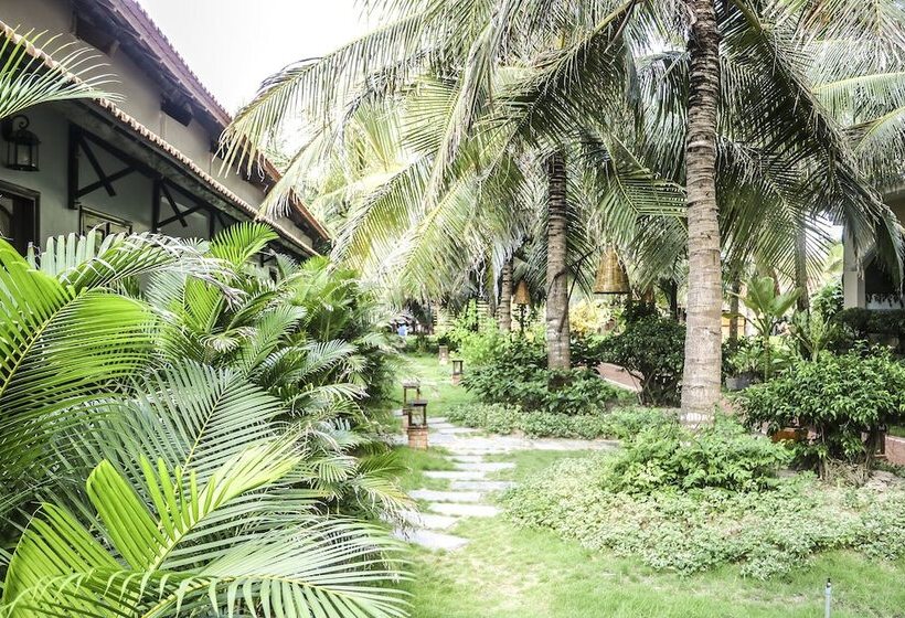 هتل Hon Ba Lagi Beach Resort