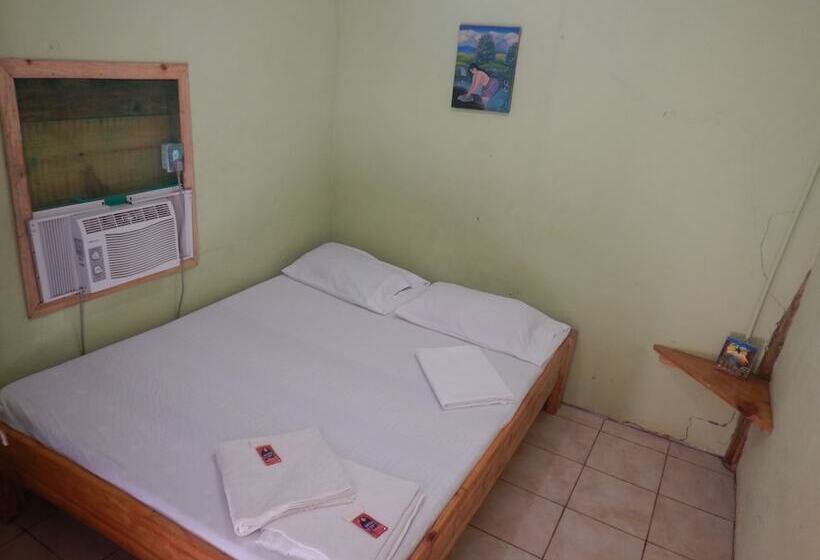 هتل Hostal Cafecerveza