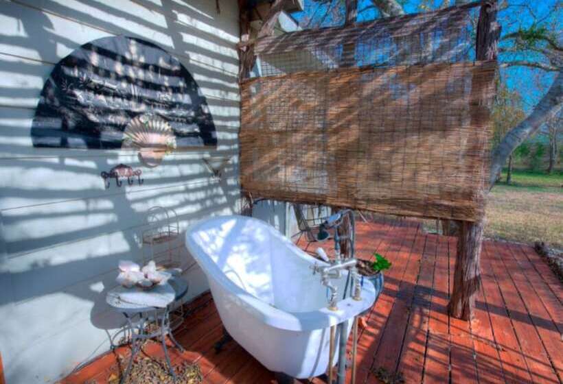 Mesquite Creek Farmhouse