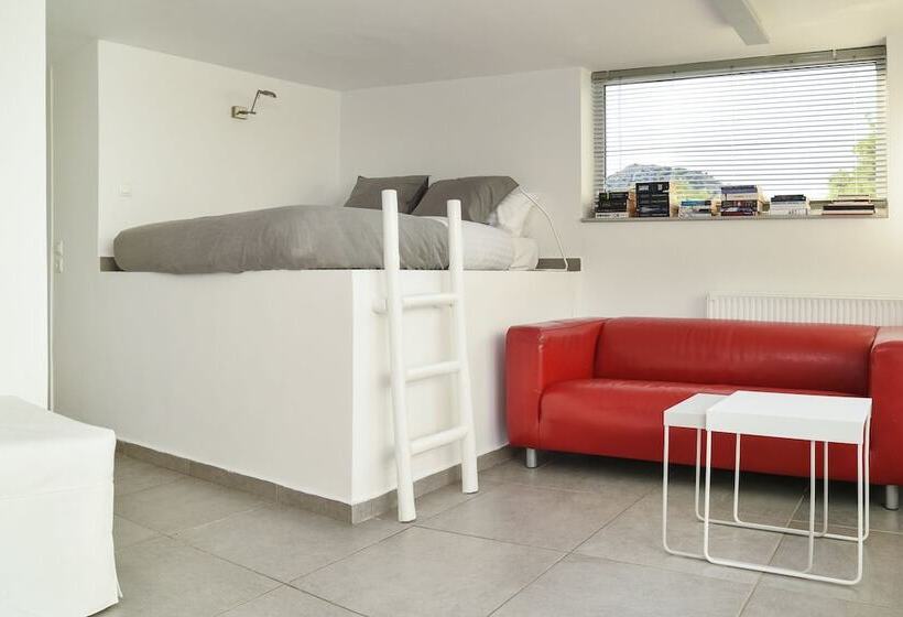 پانسیون The Coolest Loft & Terrace Varkiza Sv