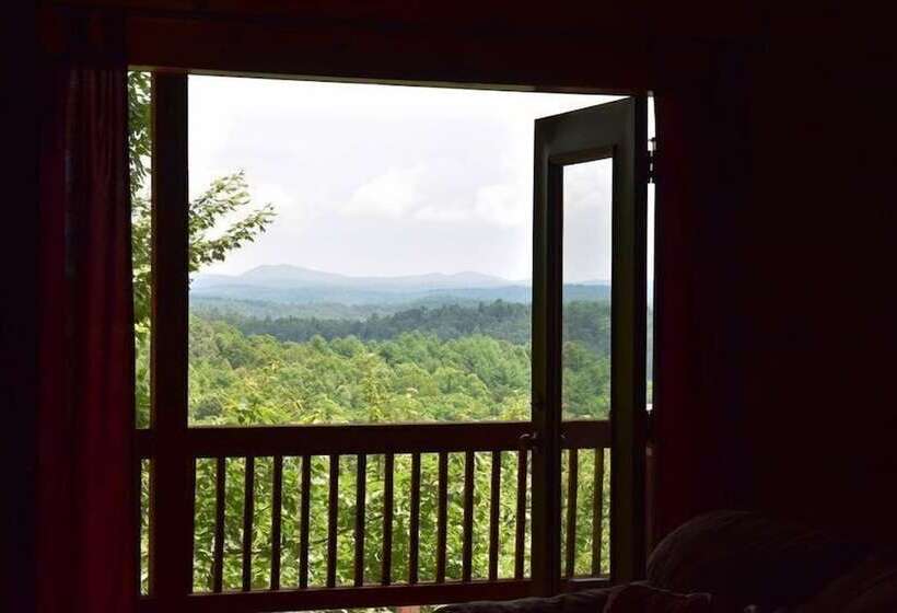 Wisteria Lodge