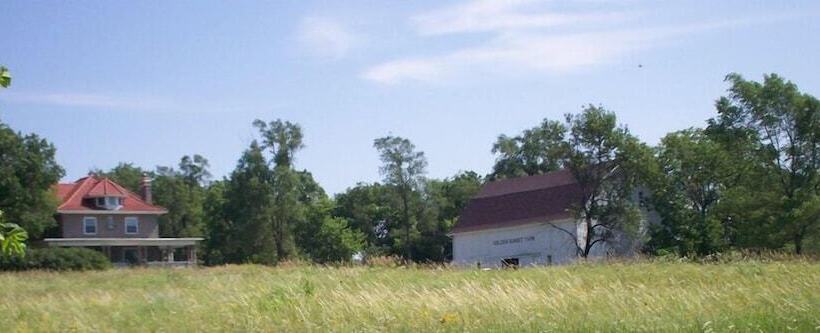 تختخواب و صبحانه Prairie Creek Inn