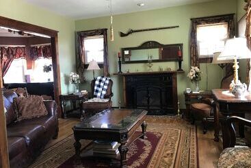 تختخواب و صبحانه Prairie Creek Inn