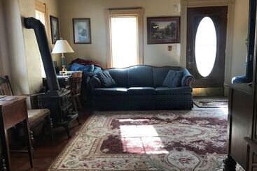 تختخواب و صبحانه Prairie Creek Inn