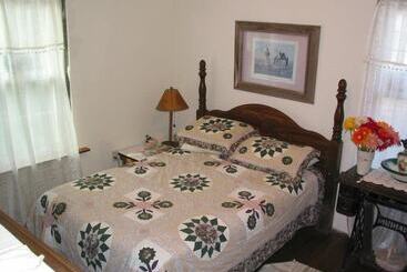 تختخواب و صبحانه Prairie Creek Inn