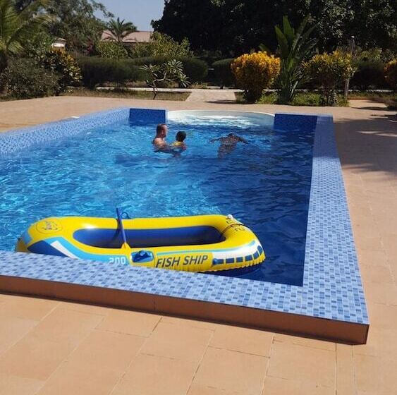 تختخواب و صبحانه Yuna Village Garden Resort