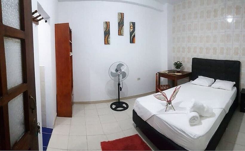 פונדק Iguana Haus Iquitos