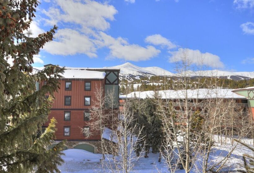 هتل 4br Renovated   Sleeps 12  Downtown Breck By Redawning