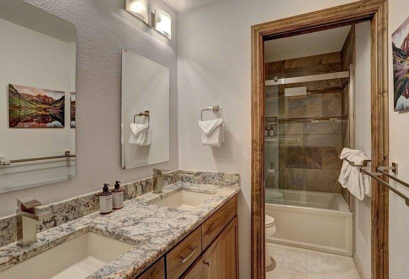 هتل 4br Renovated   Sleeps 12  Downtown Breck By Redawning