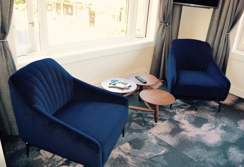 فندق Artisan Suites On Bowen