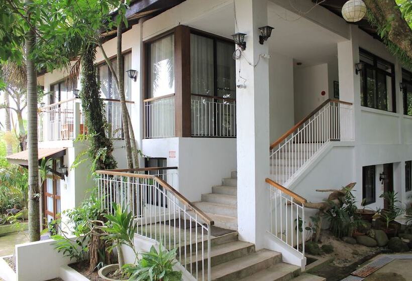 酒店 Laiya White Cove Beach Resort
