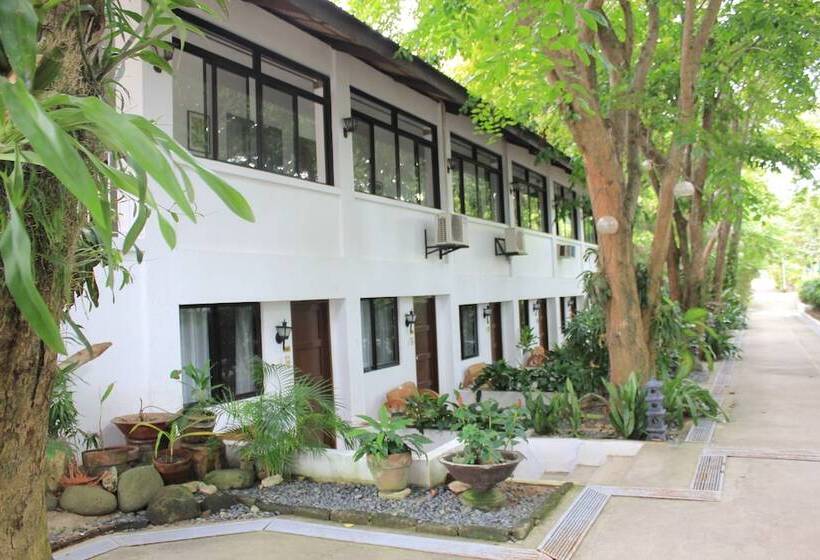 酒店 Laiya White Cove Beach Resort