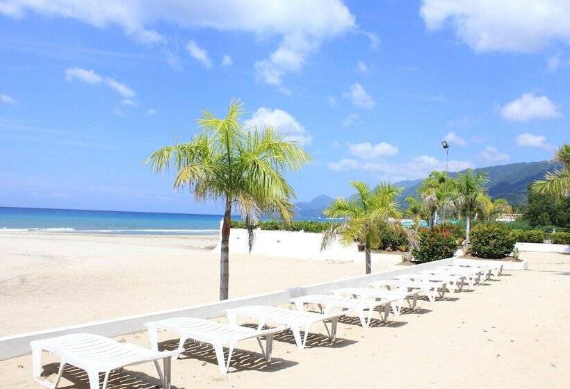 酒店 Laiya White Cove Beach Resort