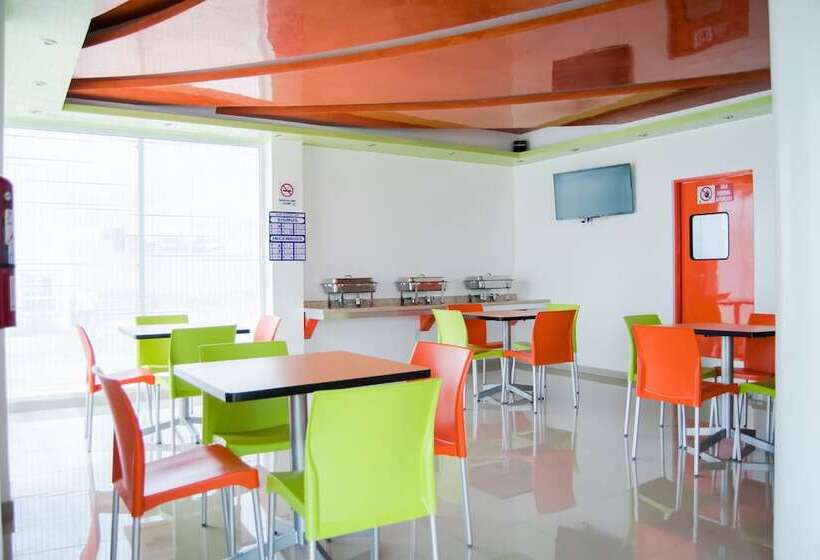 فندق Los Pinos Express