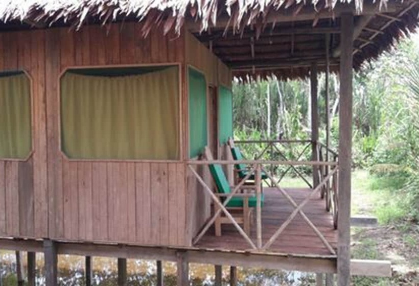 هتل Macaw Jungle Expeditions