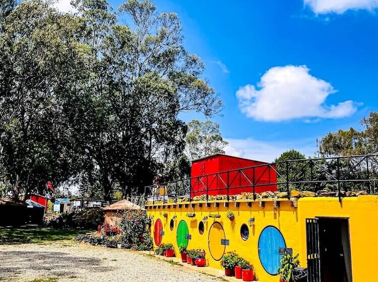 فندق Parador La Mesa Redonda