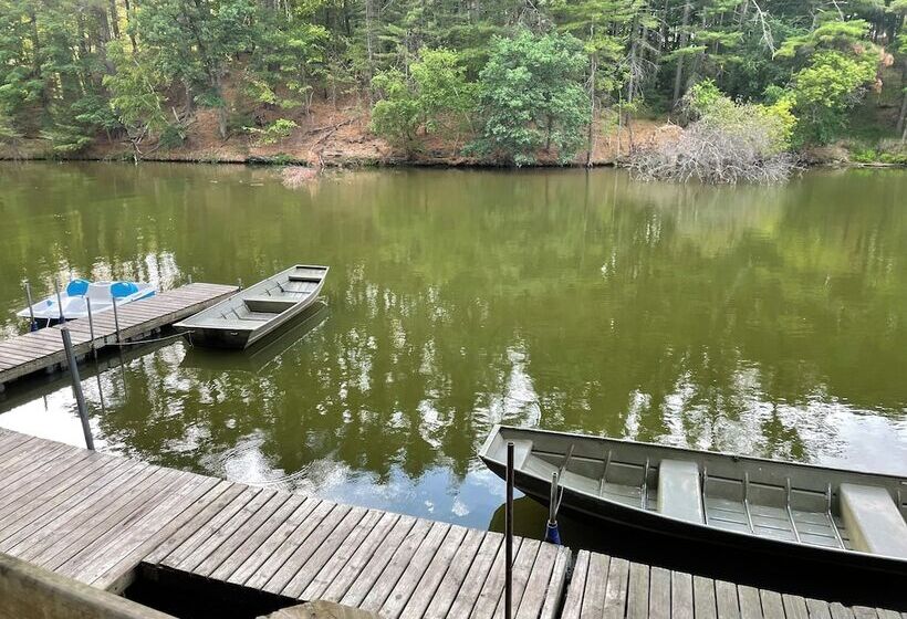 Lakeside Motel